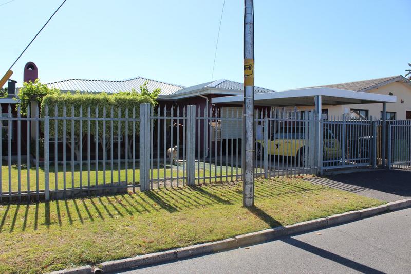 5 Bedroom Property for Sale in Goodwood Park Western Cape